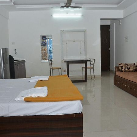 Nilaya Beach Resort Alībāg Exteriör bild