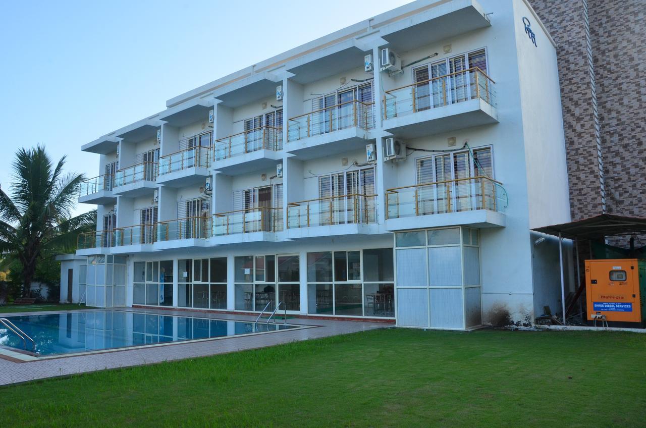 Nilaya Beach Resort Alībāg Exteriör bild